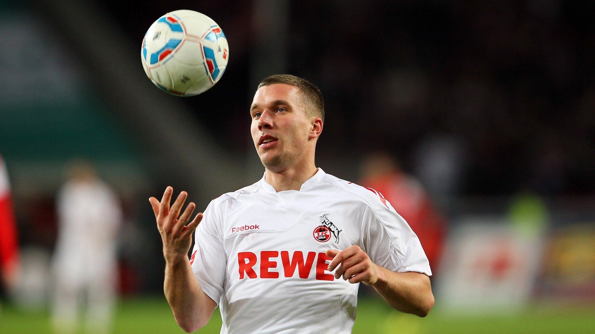 世界杯:少数队选择无队长袖标轮换方式 改由“领导小组”共同发声